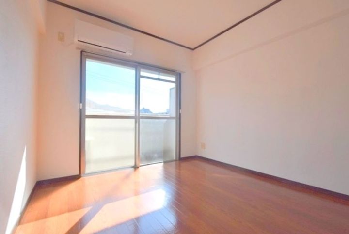 福岡県北九州市八幡西区八千代町(マンション)の賃貸物件の居間