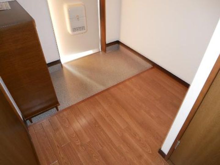 サープラスIIグリーンビレッジの玄関