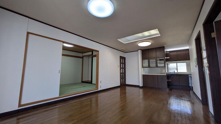 神奈川県横浜市磯子区原町(一戸建)の賃貸物件の居間