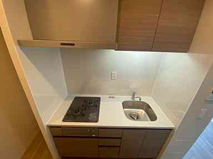 コンフォリア・リヴ本町WEST Qのキッチン