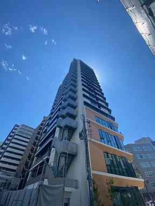 コンフォリア・リヴ本町WEST Qの外観