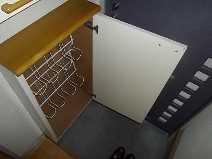 カタンクローバーIIの玄関