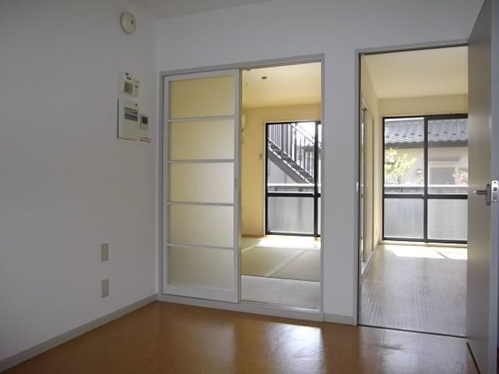 カタンクローバーIIの居間