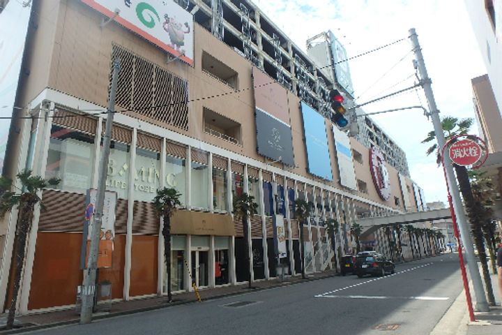 エスポワール南万代の周辺