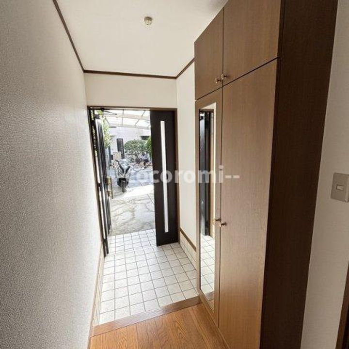 大阪府寝屋川市高柳1(一戸建)の賃貸物件の玄関