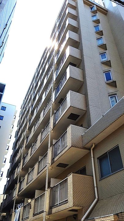 スカイコート生麦の外観