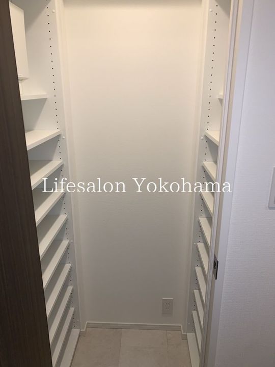 神奈川県横浜市中区富士見町(マンション)の賃貸物件の玄関