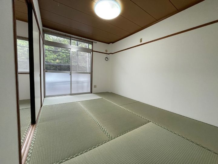 シティハイツ室山の内装