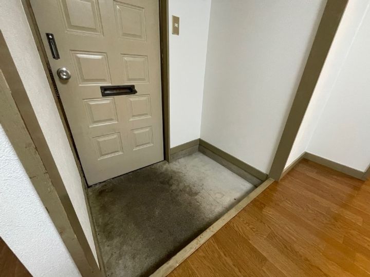 シティハイツ室山の玄関