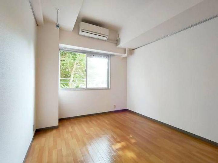 ビレッジハウス成田玉造1号棟の居間