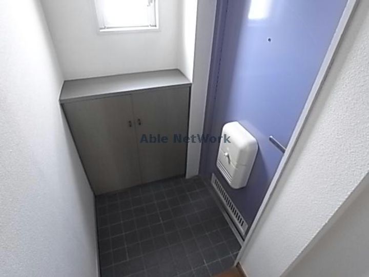 岐阜県岐阜市近島5(マンション)の賃貸物件の玄関