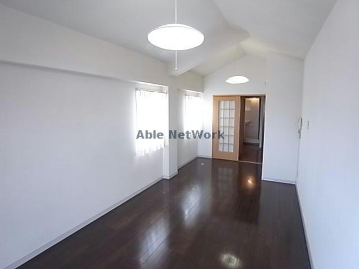 岐阜県岐阜市近島5(マンション)の賃貸物件の居間