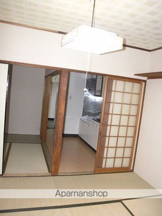 興里鈴丸ビルの内装