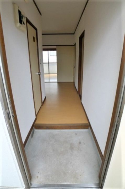 壱番館の玄関