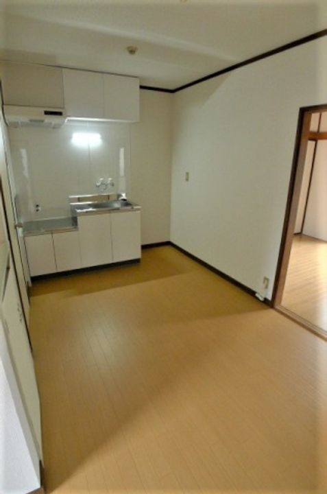 壱番館の居間