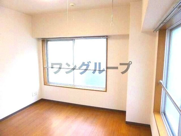 吉川ビルの居間