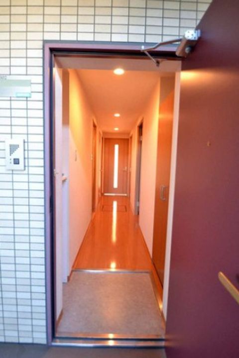 ルネ シェスタの玄関