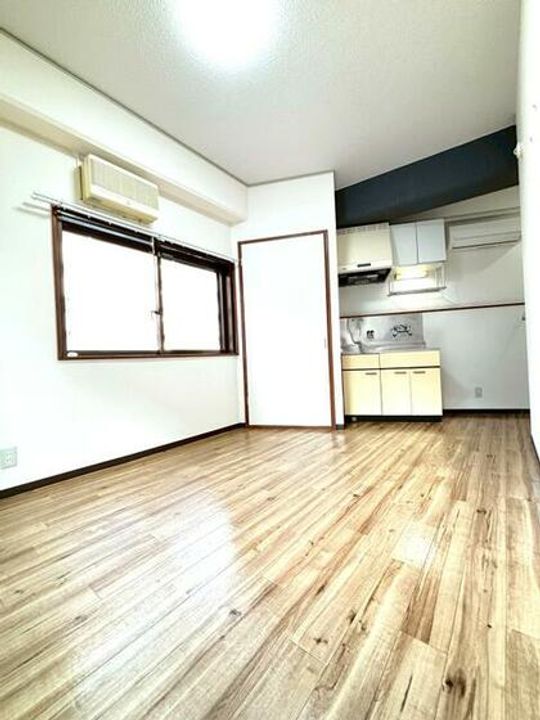 大倉グリーンマンションの居間