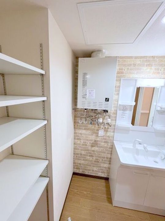 エアフォルク学園前の内装