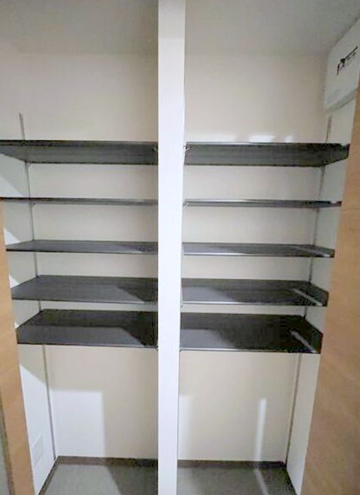 エアフォルク学園前の玄関