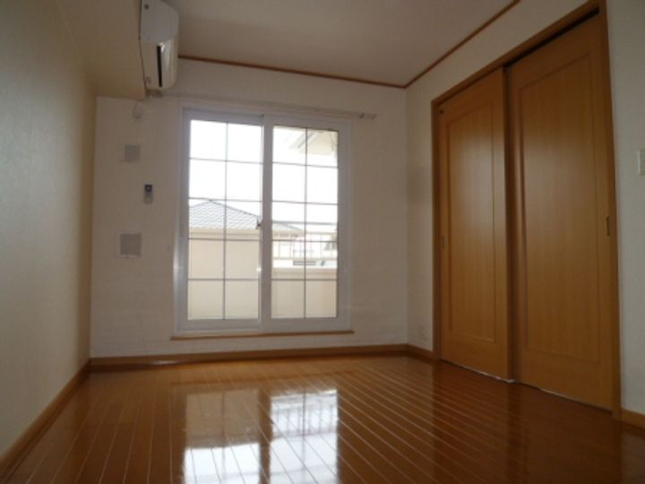 三重県伊勢市小俣町本町(アパート)の賃貸物件の居間