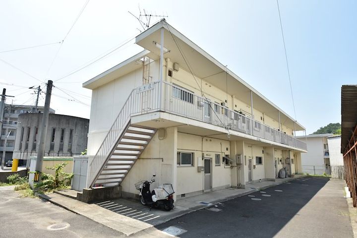 弥生荘の外観