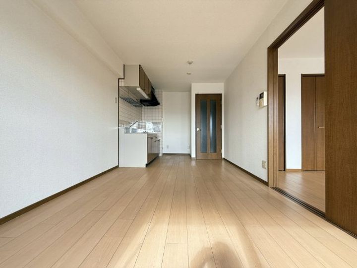 高知県高知市高そね(マンション)の賃貸物件の居間