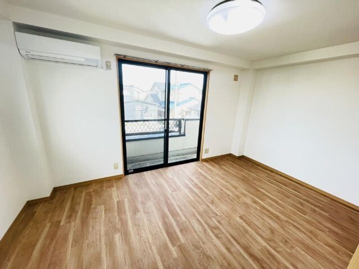 ピースタウン恒川2号館の居間