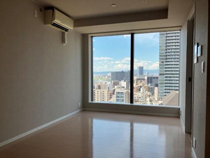 シティタワー西梅田の居間