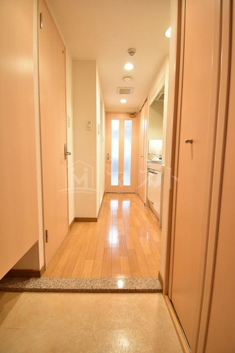 グラン・セレブ本町の玄関