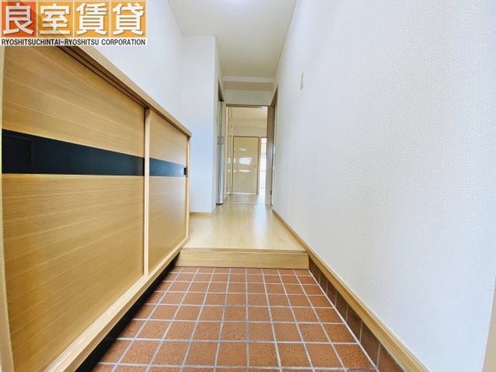 第二山田ビルの玄関