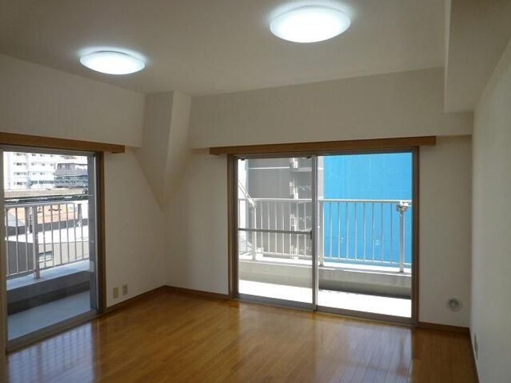 オーベル横浜戸部本町の居間