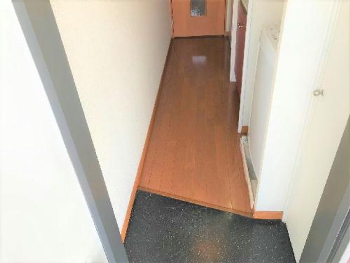 レオパレスオーキッドの玄関