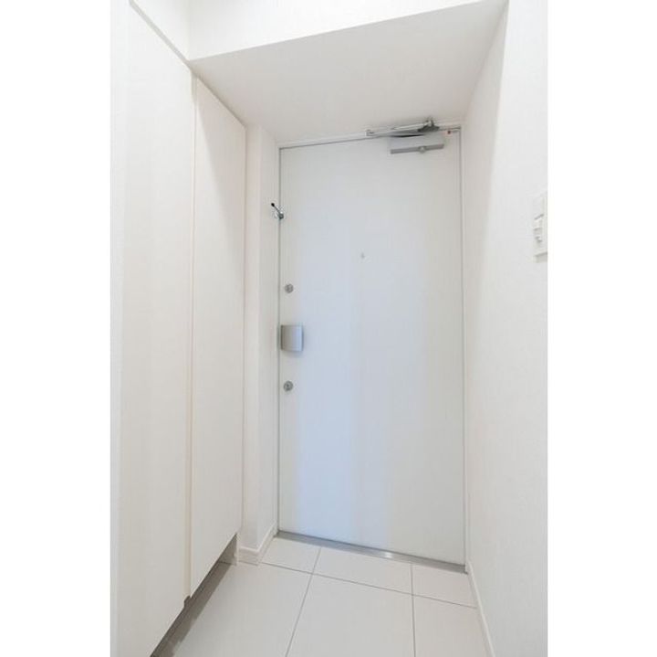 コンフォリア・リヴ新中野SOUTHの玄関