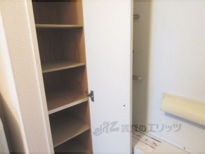 レオパレス佐和山の内装