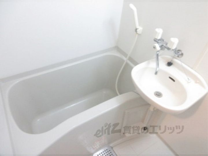 レオパレス佐和山の内装