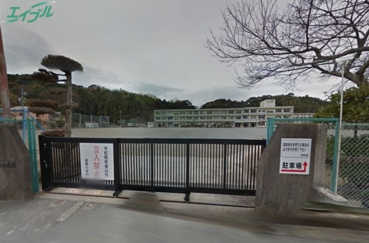 ホワイトホームの周辺