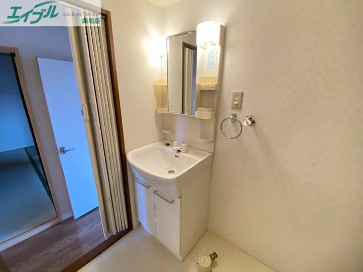 リゾン学南の内装