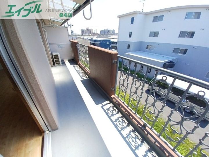 リゾン学南の内装