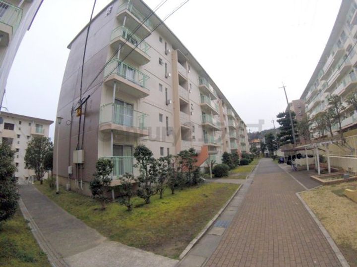 中山五月台8号棟の外観