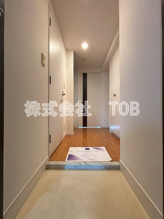 レジディア杉並方南町の玄関