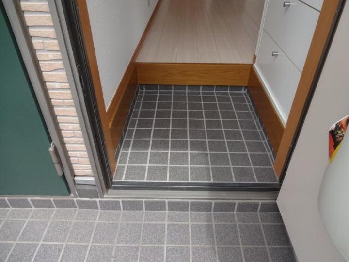 東京都中野区上高田1(アパート)の賃貸物件の玄関