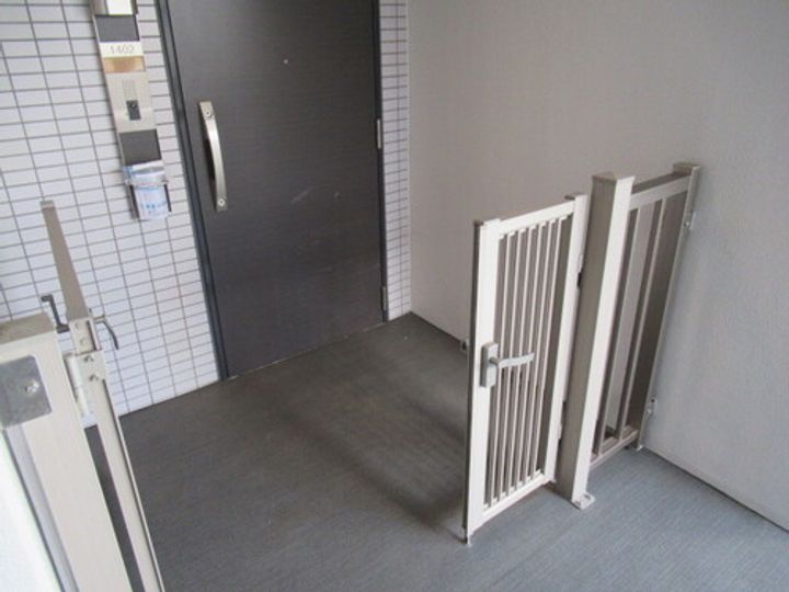 ライオンズ稲毛マスターマークスの玄関