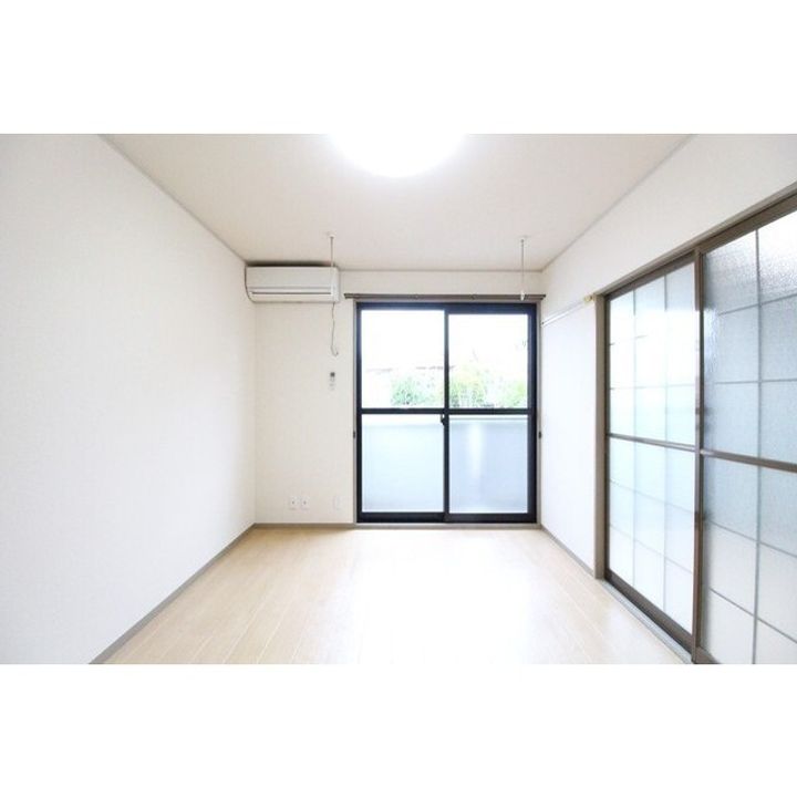 ブロード・スクエア Aの居間