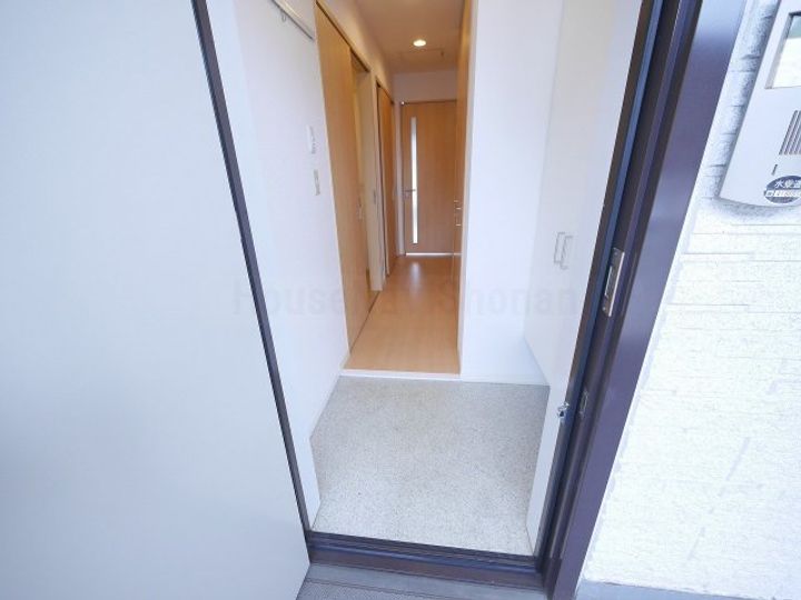 ヴィラ湘南の玄関