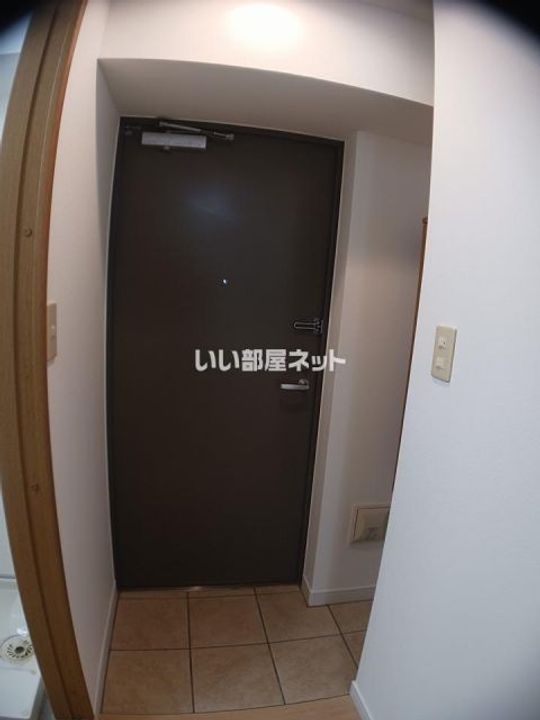 マリベール多聞の玄関