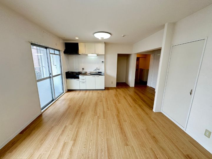 大屋町ハイツの居間
