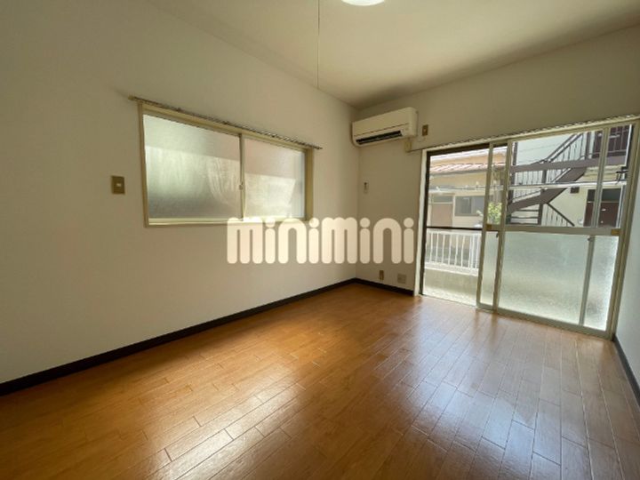 サンリットコーポの居間