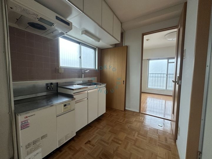 ワールドパレス北品川の居間