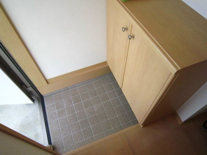 神奈川県小田原市中曽根(アパート)の賃貸物件の玄関